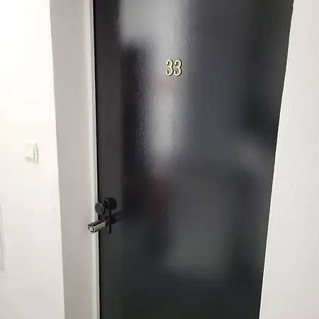 33 1 * Essen