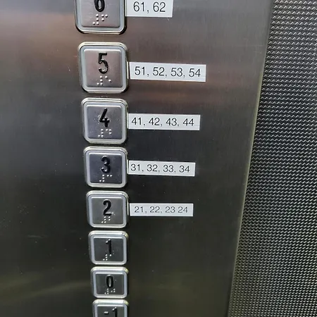 Apartment 33 1 *